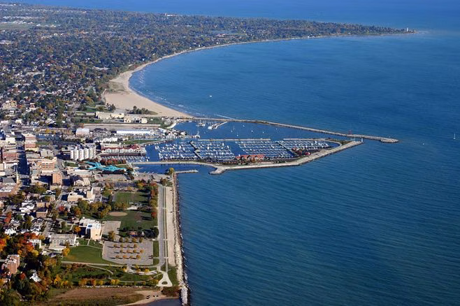 Racine lakefront and marina.